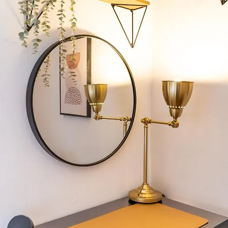 Modern By Honey Homes Apartment *