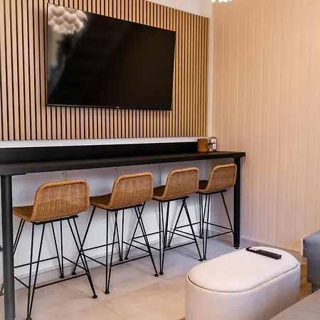 Modern By Honey Homes Apartment *