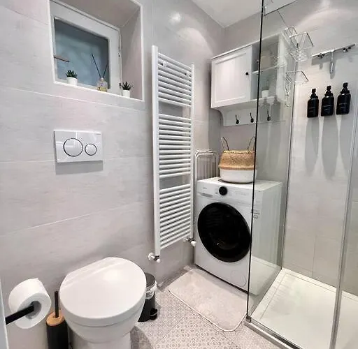 Modern By Honey Homes Sala Comacina