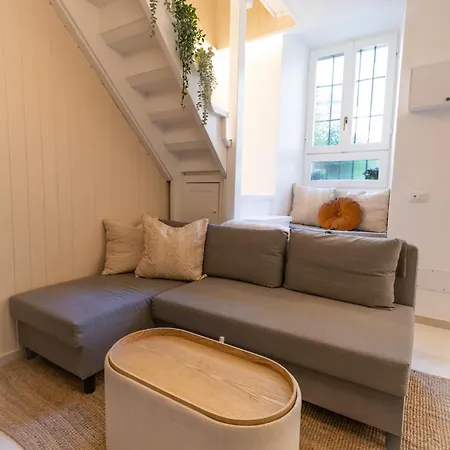 Modern By Honey Homes * Sala Comacina