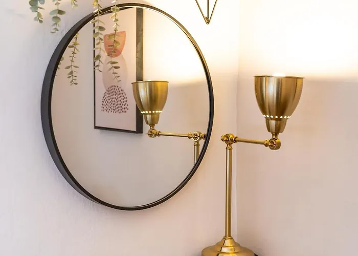 Modern By Honey Homes Apartment *