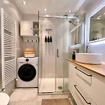 Modern By Honey Homes Апартаменты